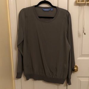 NWT Simply Vera wang grey blouse